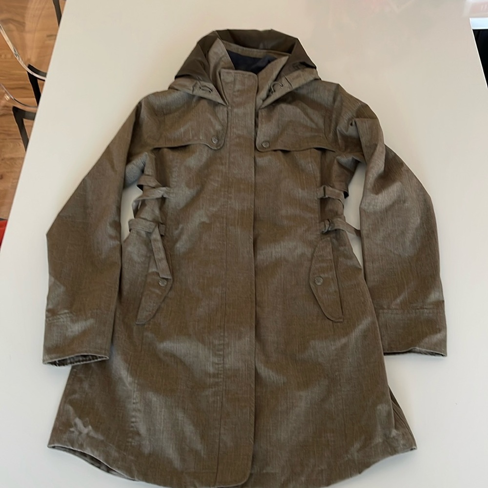 Athleta Raincoat size small